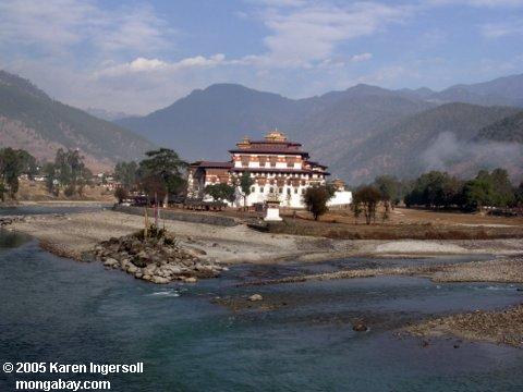 бутанских монастырь